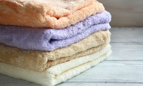 Leintuch, Handtuch und bequeme Sportkleidung - Physio Prehal Radstadt